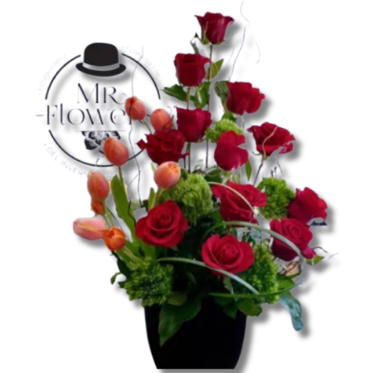 Arreglo Floral con Tulipanes y Rosas