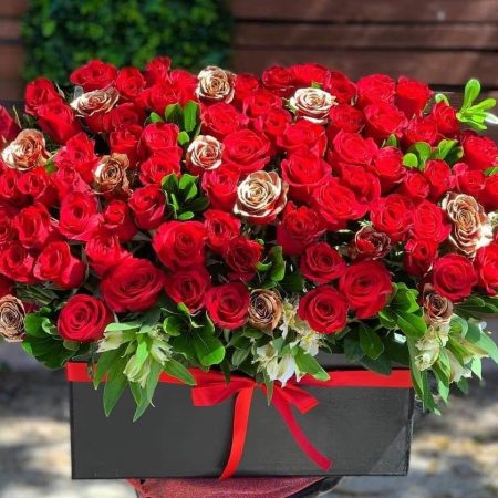 Ideas para el día de los Abuelos 6 Arreglo con 250 Mini Rosas